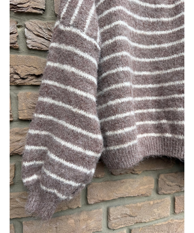 Kurzer Strickpullover mit Streifen | braun