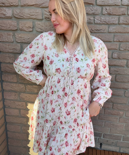 Kleid mit Schnüren und Blumen | Romi