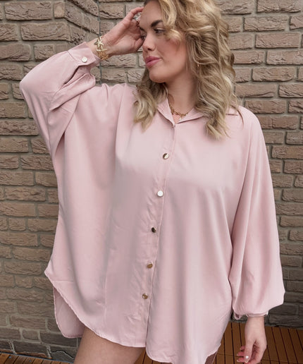 Oversized Hemdkleid mit goldenen Knöpfen