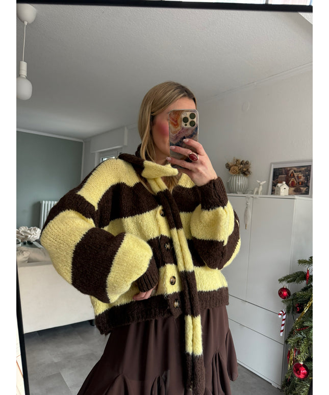 Oversize Strickjacke gestreift mit Schal | braun gelb