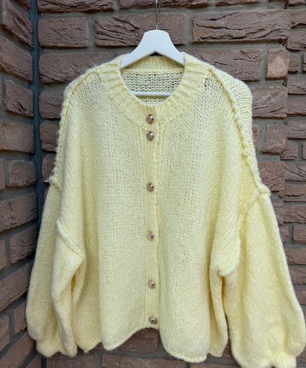 Oversize Strickjacke mit goldenen Knöpfen | Butter Lemon Gelb