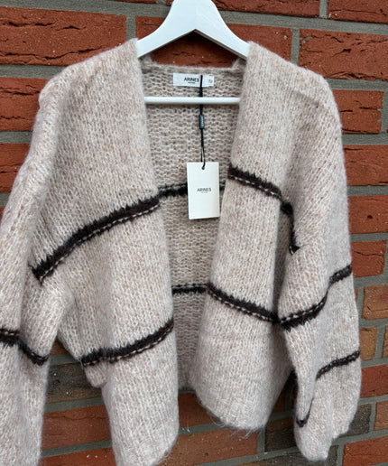Kuschelige Strickjacke mit Streifen
