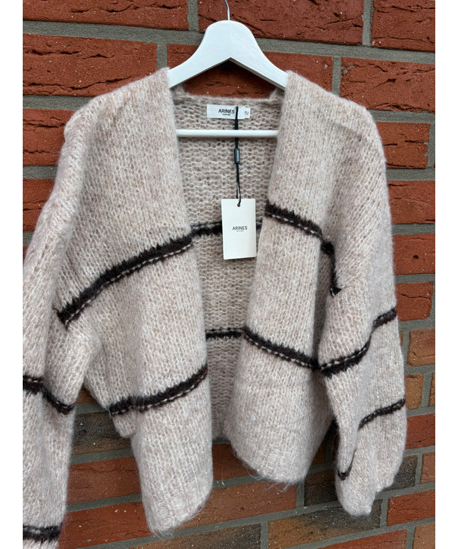 Kuschelige Strickjacke mit Streifen