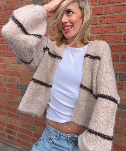 Kuschelige Strickjacke mit Streifen