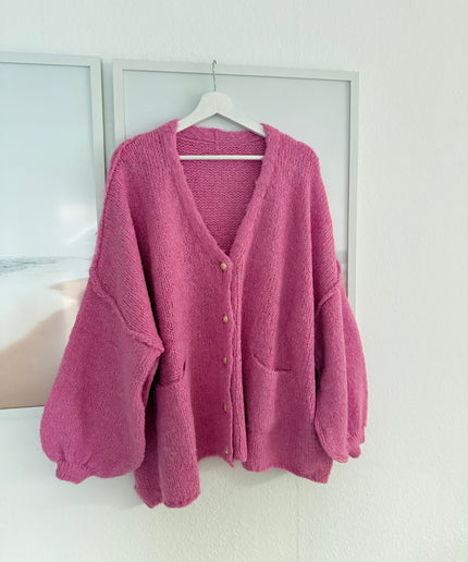 Oversize Strickjacke mit goldenen Knöpfen | V-Ausschnitt | pink