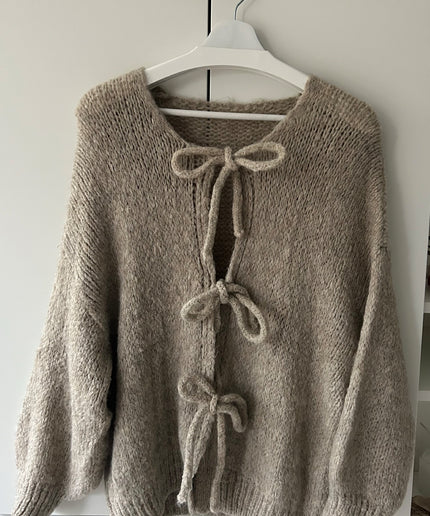 Strickjacke mit Schleifen | versch. Farben