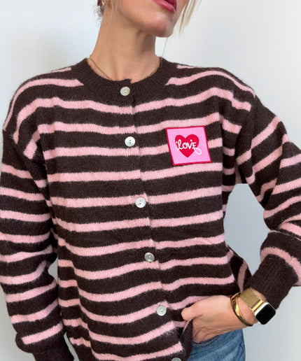Gestreifte Strickjacke mit offenem Rücken und Love Patch