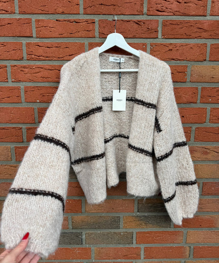 Kuschelige Strickjacke mit Streifen