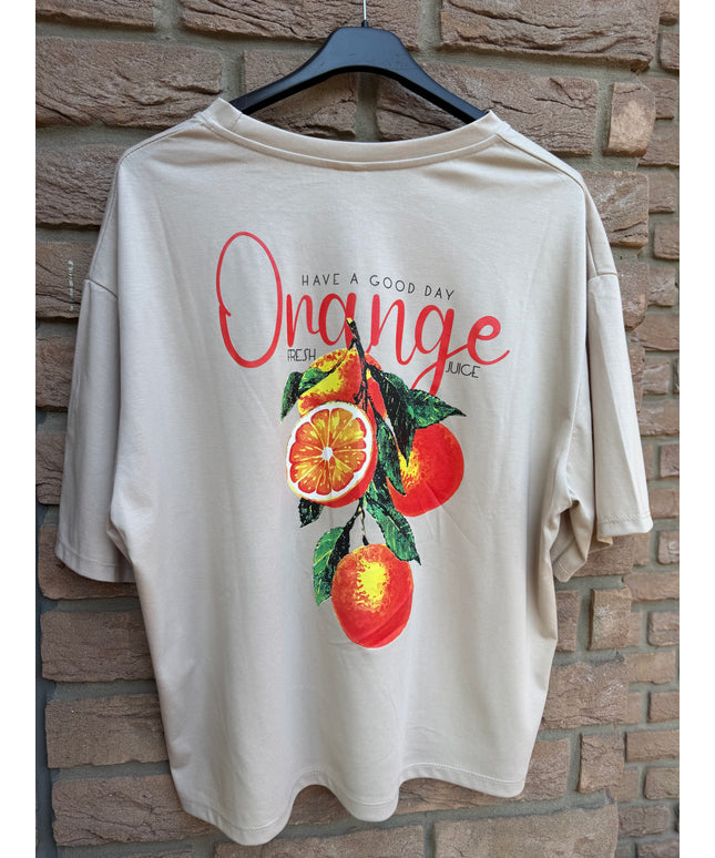 B-Ware | Regular-Fit Boxy-T-Shirt mit orangefarbenem Print und Charm-Anhänger