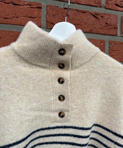 Kurzärmeliger Pullover mit Knopfleiste