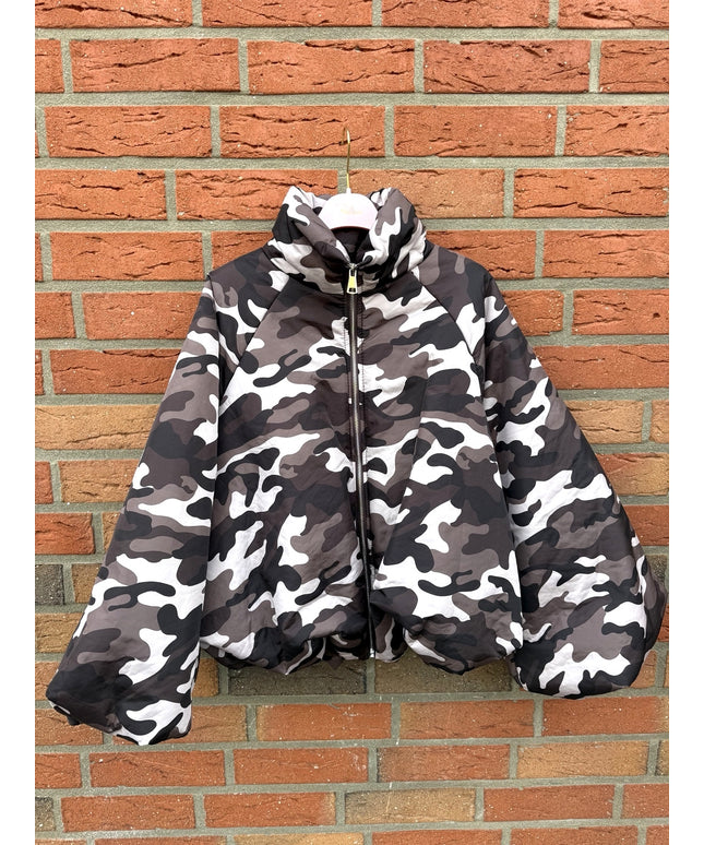 Oversize Camouflage Bomberjacke | braun