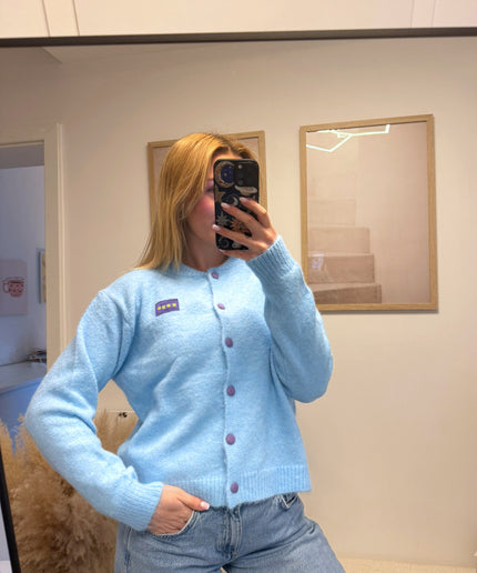 Strickjacke mit Smiley-Patch | Skyblue