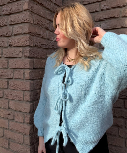 Strickjacke mit Schleifen | versch. Farben