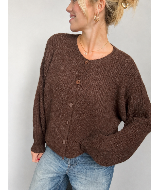 Oversize-Strickjacke mit Lochstrickmuster und Knöpfen | Schokobraun