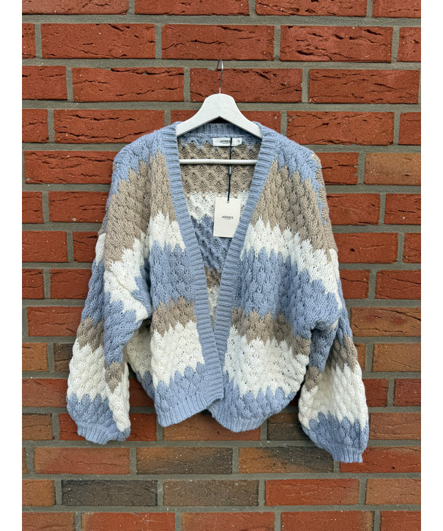 Bunt gestreifte Strickjacke aus Grobstrick