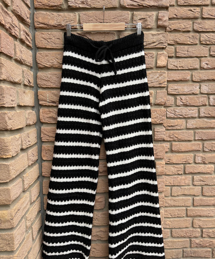 Bunte Strickhose | schwarz weiß