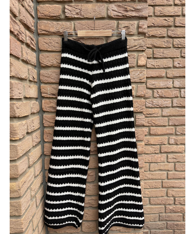 Bunte Strickhose | schwarz weiß