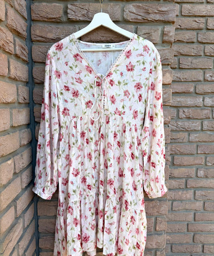 Kleid mit Schnüren und Blumen | Romi