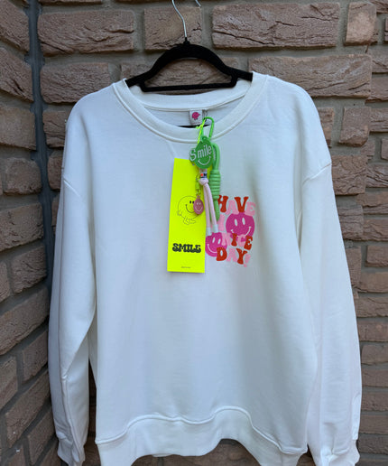 B-Ware | Sweatshirt mit Print „Happy Day“ und Charm-Anhänger