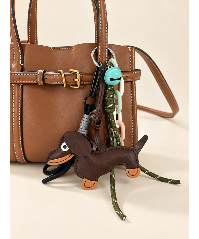Bag Charm Dackel „Minty“ mit Gliederkette