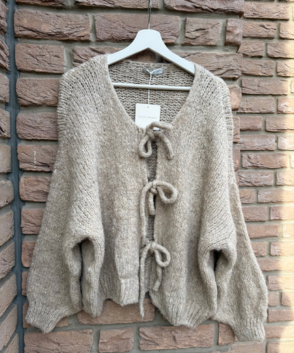 Strickjacke mit Schleifen | versch. Farben