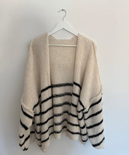 Oversized Strickjacke mit Puffärmeln | gestreift | versch. Farben