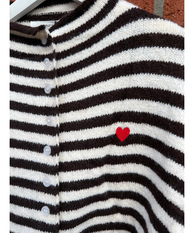 Gestreifte Strickjacke mit hohem Kragen und Knopfleiste