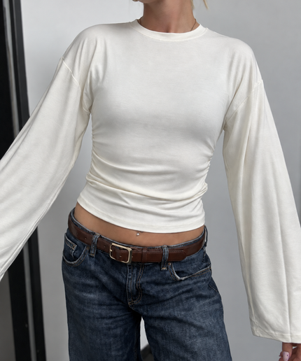 Gerafftes Langarmshirt mit weiten Ärmeln | Creme