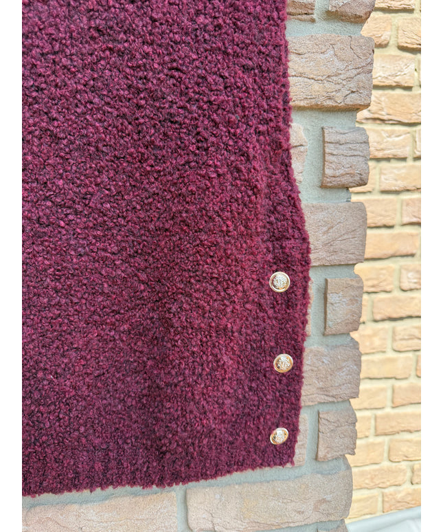 Boucle Weste mit goldenen Knöpfen | bordeaux