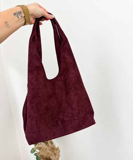 Kelly Shopper Tasche Hobo Bag in Wildleder-Optik mit Nieten | Bordeaux