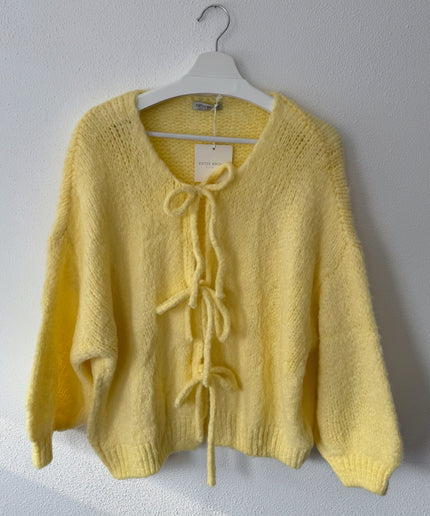 Strickjacke mit Schleifen | versch. Farben