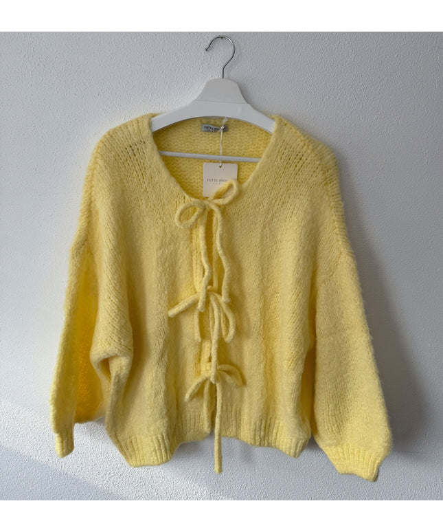 Strickjacke mit Schleifen | versch. Farben