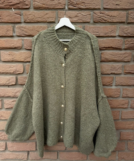 Oversized Strickjacke mit goldenen Knöpfen | versch. Farben