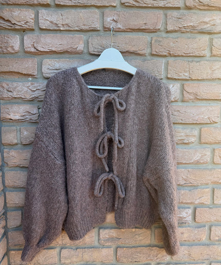 Strickjacke mit Schleifen | versch. Farben