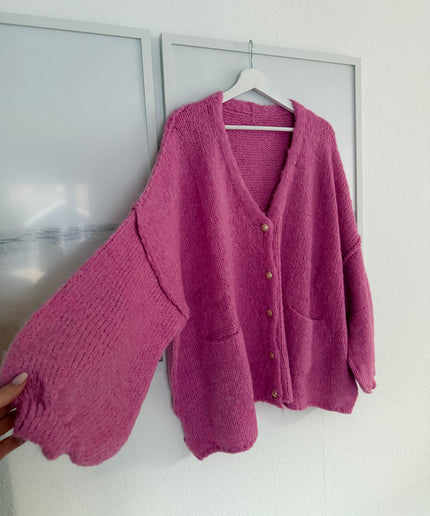 Oversize Strickjacke mit goldenen Knöpfen | V-Ausschnitt | pink