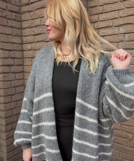 Oversized Strickjacke mit Puffärmeln | gestreift | versch. Farben