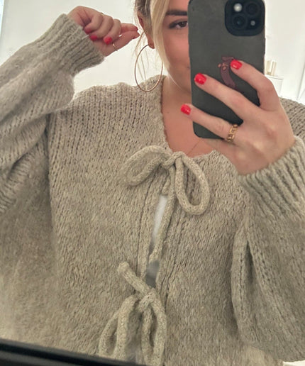 Strickjacke mit Schleifen | versch. Farben