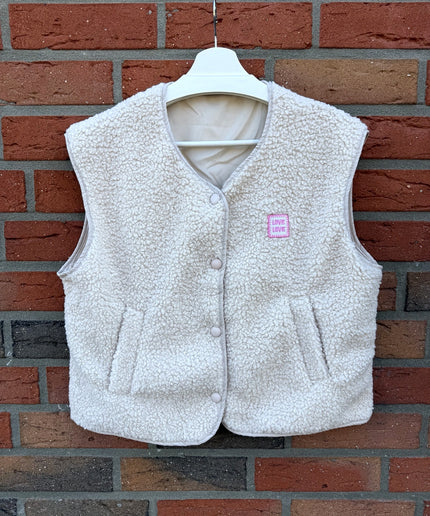 Teddy Weste mit Love Patch | Creme